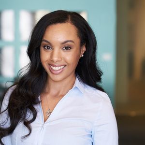 Meet your Posher, Dominique